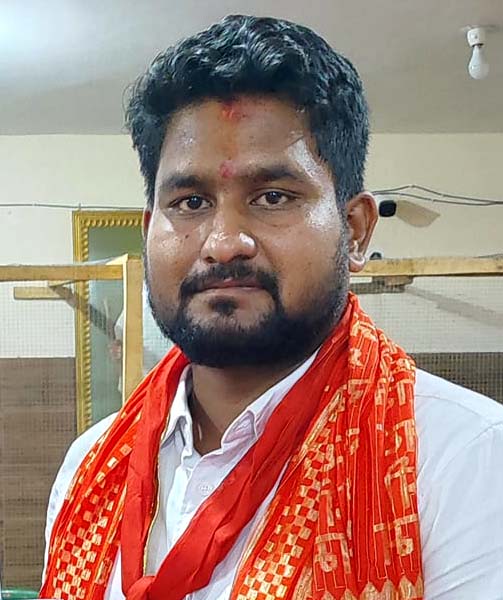 ଗୁରୁ ଦିବସରେ ଆନ୍ଦୋଳନରତ ଶିକ୍ଷକମାନଙ୍କୁ ଭେଟିଲେ ମନ୍ତ୍ରୀ
